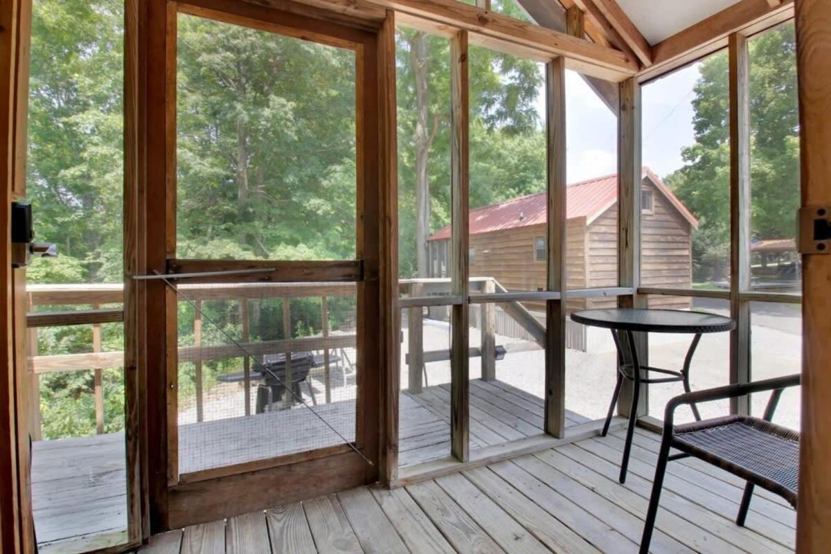 Charming Log Cabin In بلومنقتون المظهر الخارجي الصورة