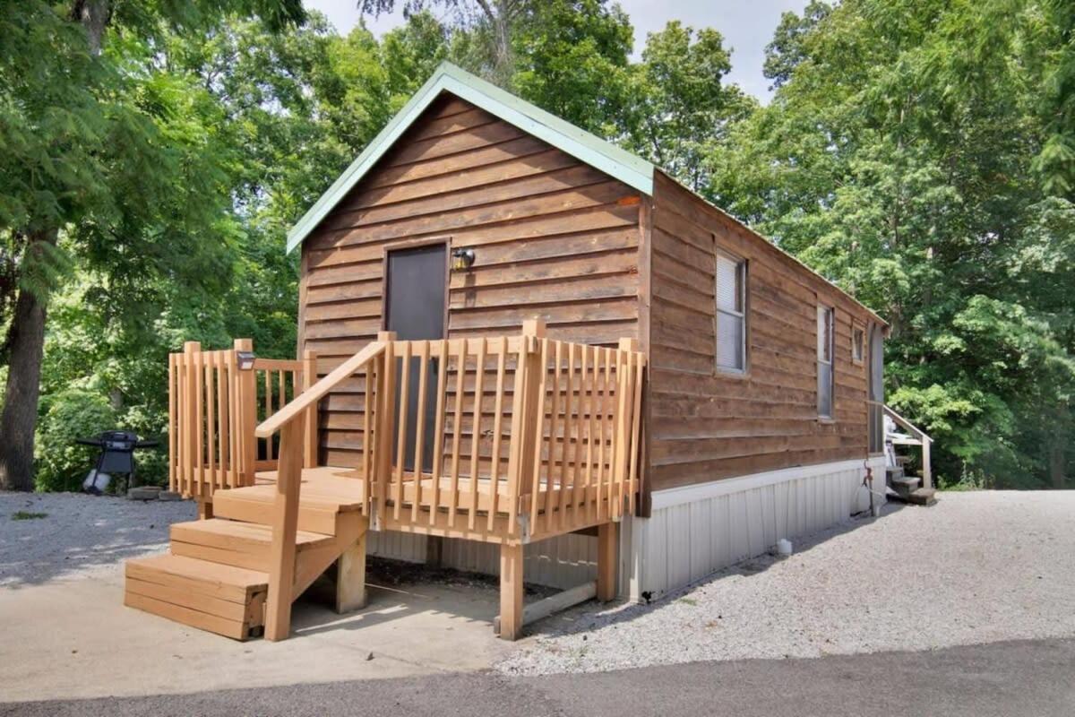 Charming Log Cabin In بلومنقتون المظهر الخارجي الصورة