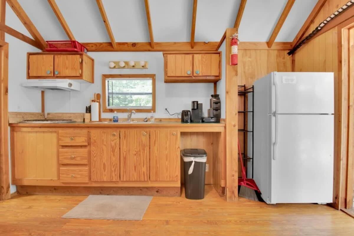 Charming Log Cabin In بلومنقتون المظهر الخارجي الصورة