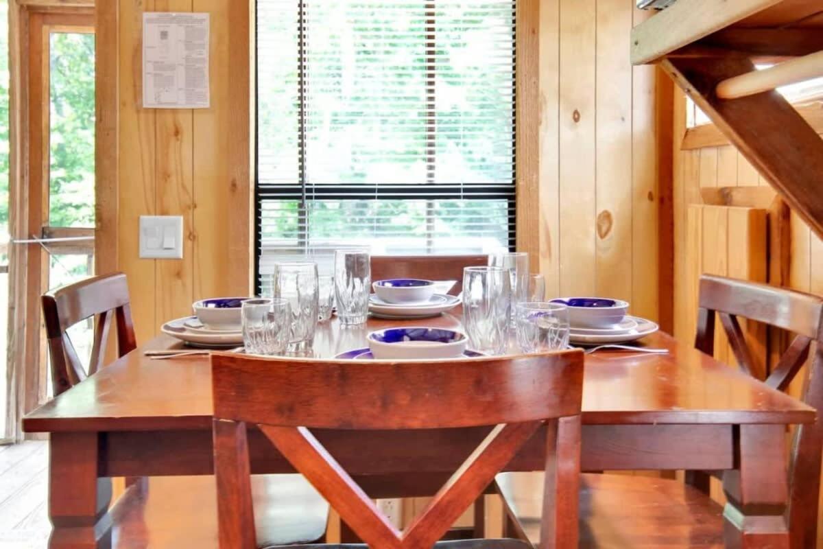 Charming Log Cabin In بلومنقتون المظهر الخارجي الصورة